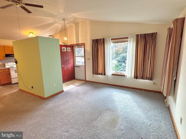 1653 OAK ST, Lebanon, PA 17042