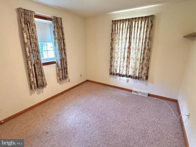 1653 OAK ST, Lebanon, PA 17042
