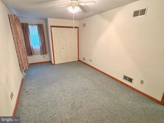 1653 OAK ST, Lebanon, PA 17042