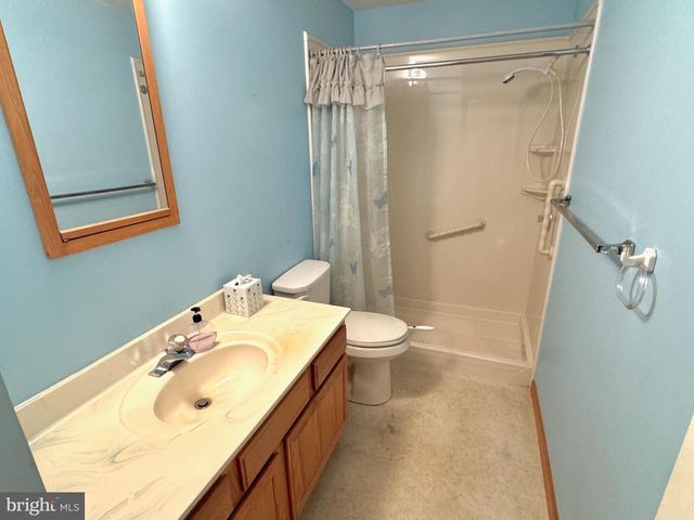1653 OAK ST, Lebanon, PA 17042