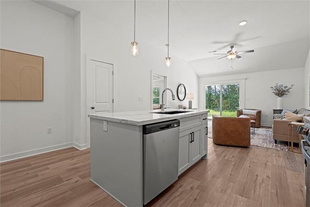 3912 NW 93rd Street, Kansas City, MO 64154