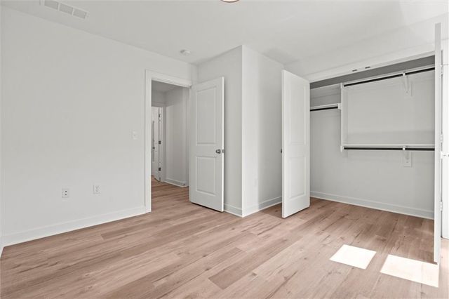 3912 NW 93rd Street, Kansas City, MO 64154