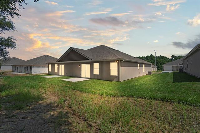 3912 NW 93rd Street, Kansas City, MO 64154