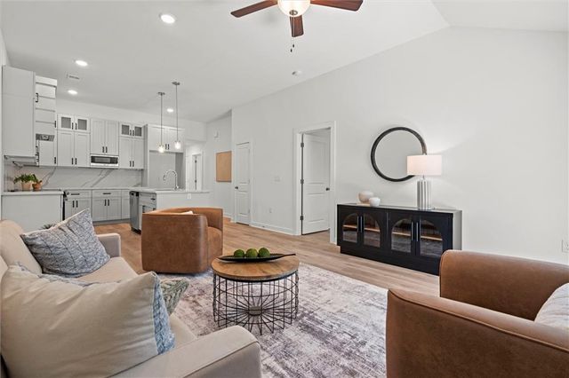 3912 NW 93rd Street, Kansas City, MO 64154