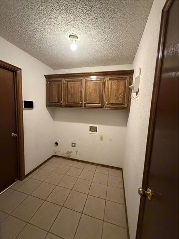 8509 Curtis Terrace, Oklahoma City, OK 73132