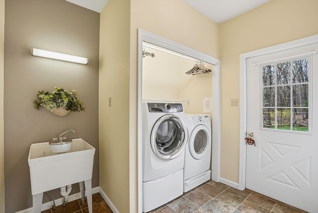 10 Joseph Road, Hopkinton, MA 01748