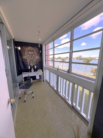 18555 NE 14th Avenue 612, Miami, FL 33179