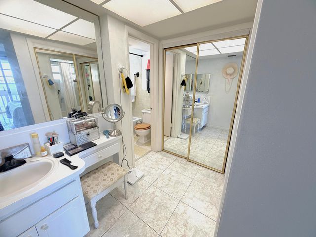 18555 NE 14th Avenue 612, Miami, FL 33179