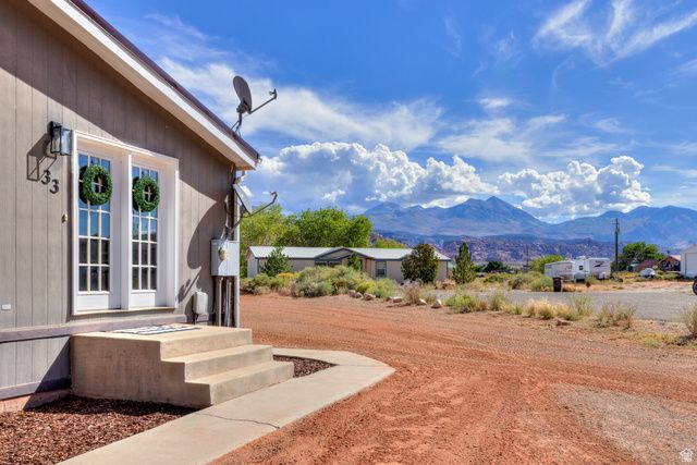 33 E MERRIAM CT, Moab, UT 84532
