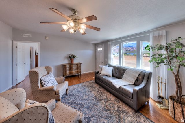 33 E MERRIAM CT, Moab, UT 84532