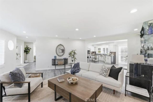 6 Bronco, Bell Canyon, CA 91307