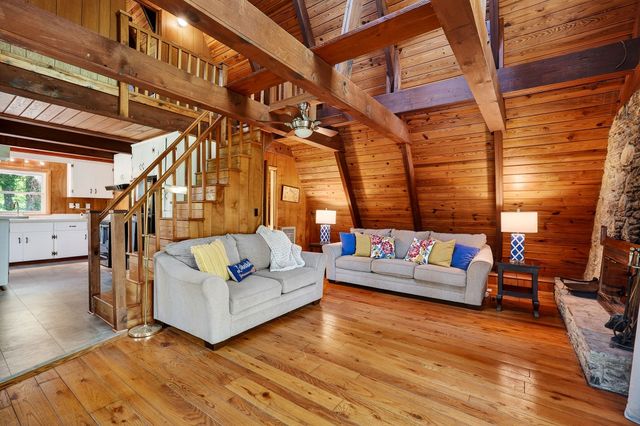 280 Hurricane Hill Rd, Silver Point, TN 38582