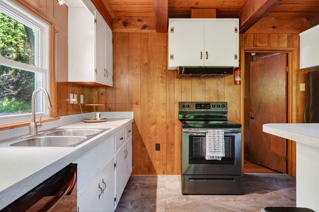 280 Hurricane Hill Rd, Silver Point, TN 38582
