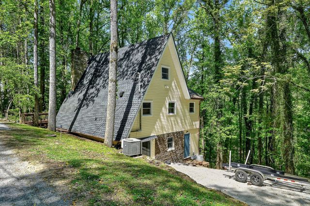280 Hurricane Hill Rd, Silver Point, TN 38582