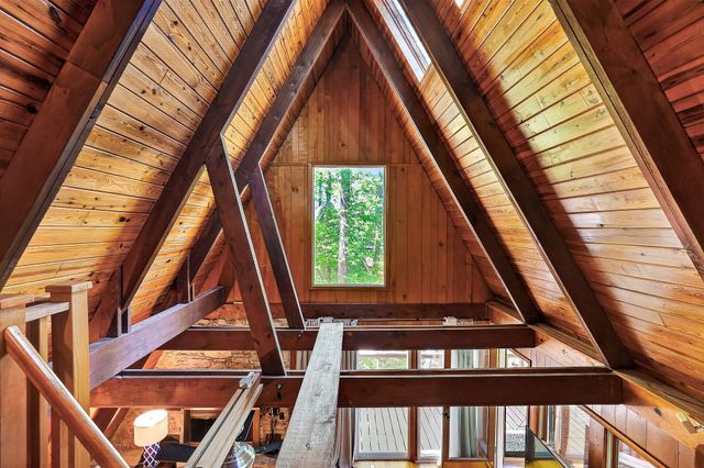 280 Hurricane Hill Rd, Silver Point, TN 38582