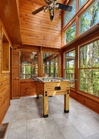 280 Hurricane Hill Rd, Silver Point, TN 38582