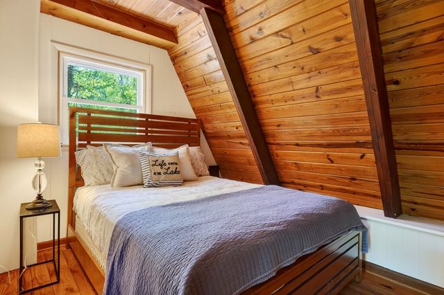 280 Hurricane Hill Rd, Silver Point, TN 38582