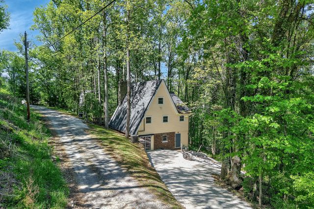 280 Hurricane Hill Rd, Silver Point, TN 38582