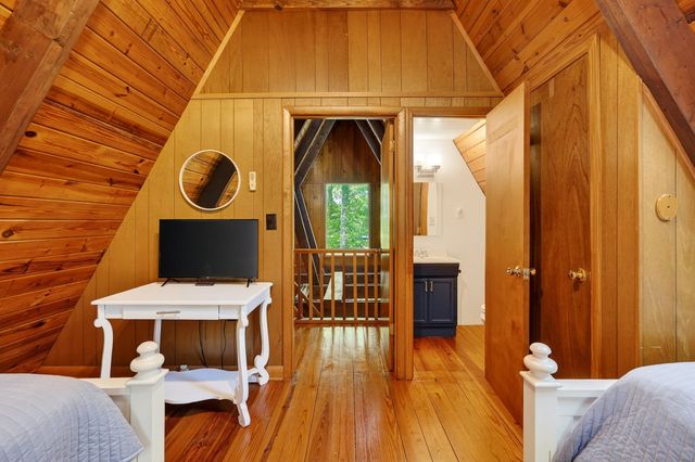 280 Hurricane Hill Rd, Silver Point, TN 38582