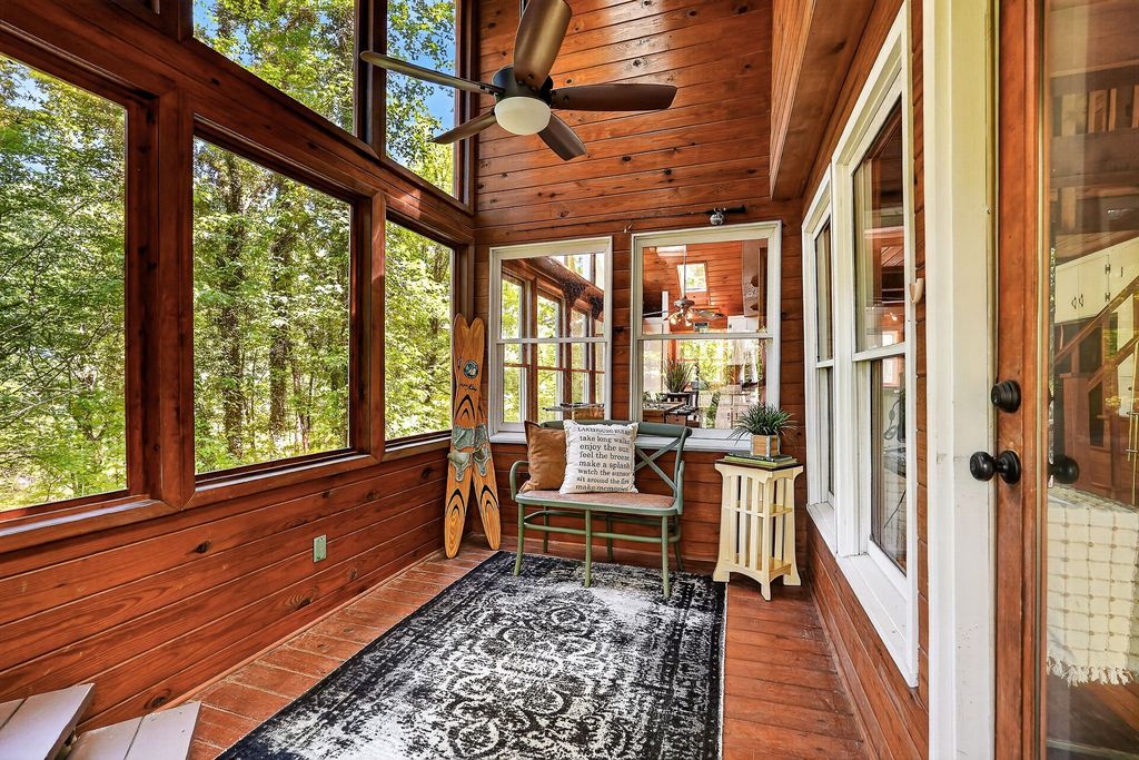 280 Hurricane Hill Rd, Silver Point, TN 38582