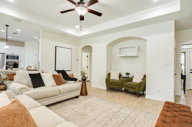 2280 Riveroaks Drive, West Columbia, TX 77486