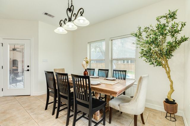 2280 Riveroaks Drive, West Columbia, TX 77486