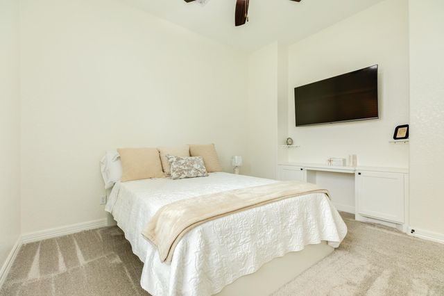 2280 Riveroaks Drive, West Columbia, TX 77486