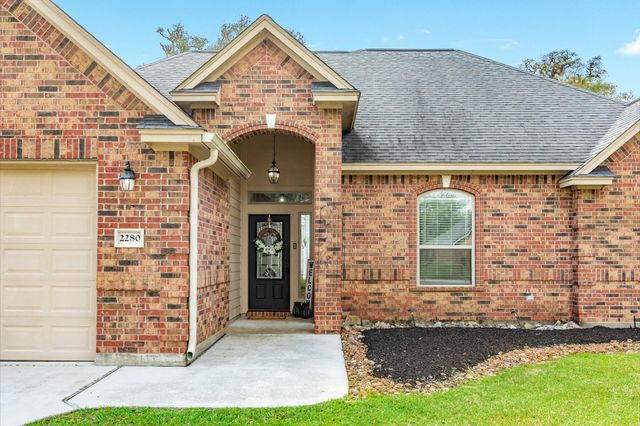 2280 Riveroaks Drive, West Columbia, TX 77486