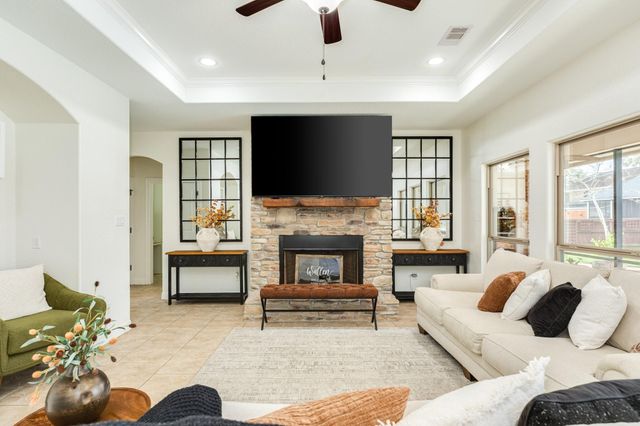 2280 Riveroaks Drive, West Columbia, TX 77486