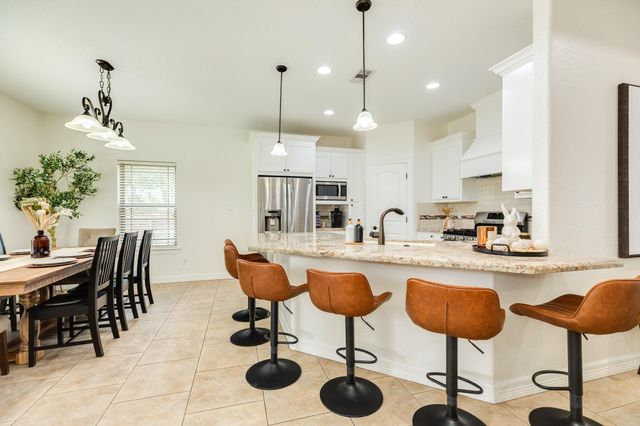 2280 Riveroaks Drive, West Columbia, TX 77486