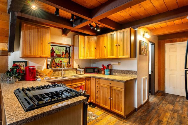 52515 Sunset Drive, Idyllwild, CA 92549