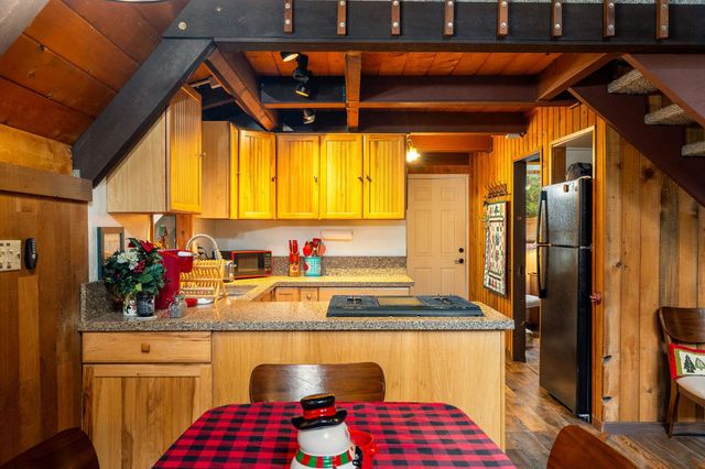 52515 Sunset Drive, Idyllwild, CA 92549