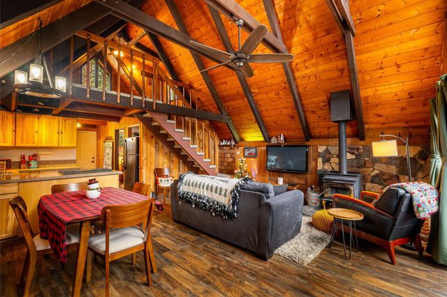 52515 Sunset Drive, Idyllwild, CA 92549