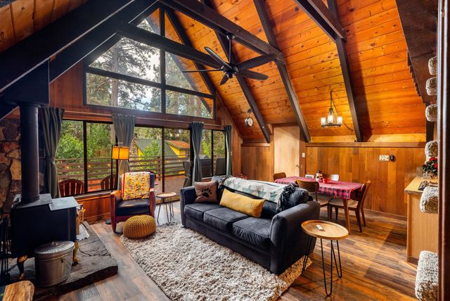 52515 Sunset Drive, Idyllwild, CA 92549