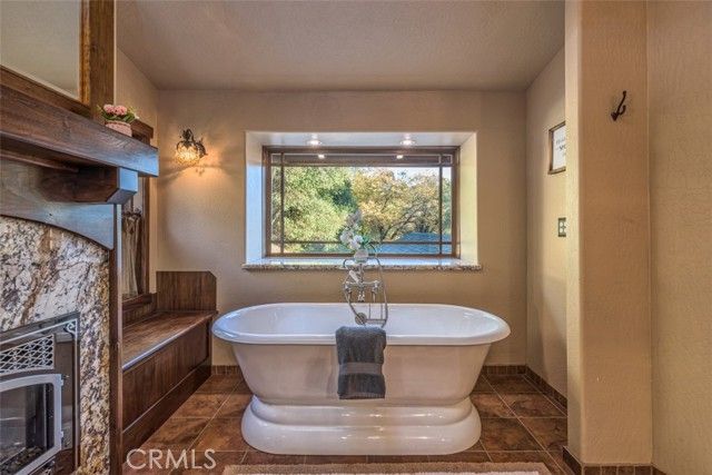 42203 Oak Lane, Oakhurst, CA 93644