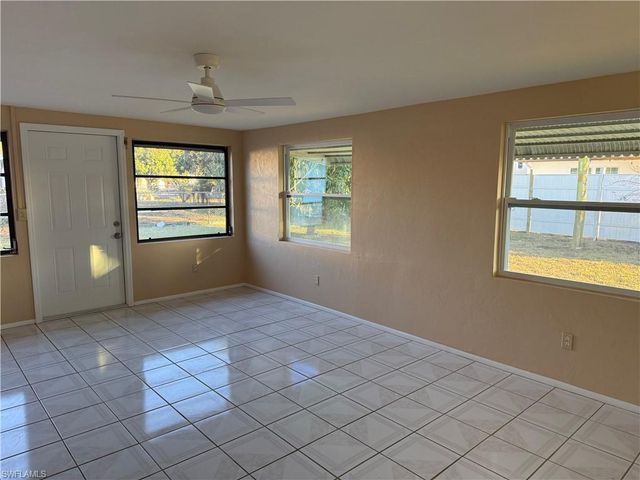 234 Oakside ST, Lehigh Acres, FL 33936