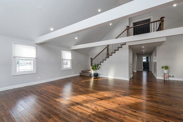 33715 N Lake Shore Drive, Grayslake, IL 60030