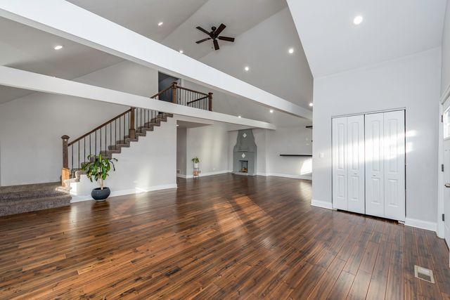 33715 N Lake Shore Drive, Grayslake, IL 60030