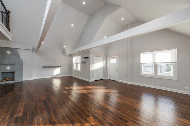 33715 N Lake Shore Drive, Grayslake, IL 60030