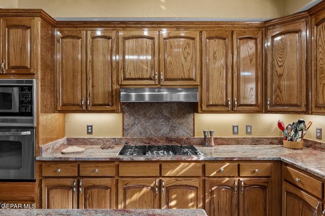 2000 PASEO DEL PRADO Drive, El Paso, TX 79936