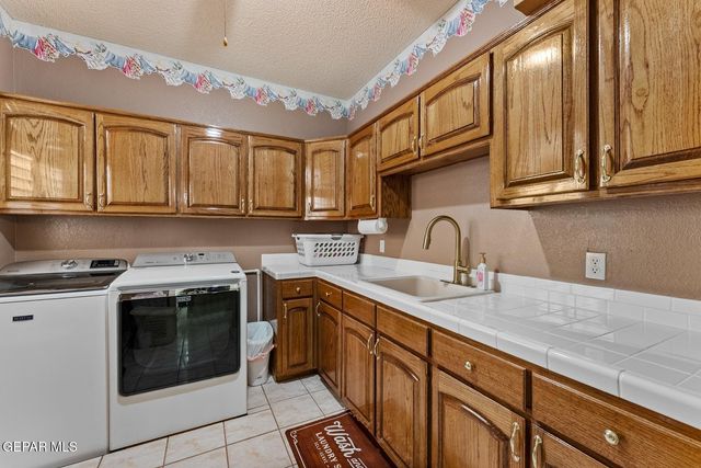 2000 PASEO DEL PRADO Drive, El Paso, TX 79936