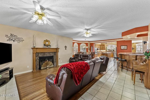 2000 PASEO DEL PRADO Drive, El Paso, TX 79936