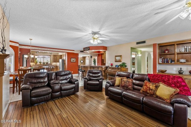 2000 PASEO DEL PRADO Drive, El Paso, TX 79936