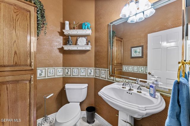 2000 PASEO DEL PRADO Drive, El Paso, TX 79936