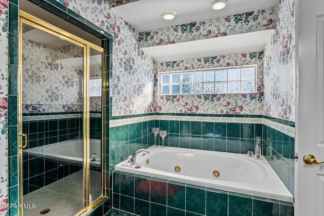 2000 PASEO DEL PRADO Drive, El Paso, TX 79936