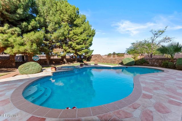 2000 PASEO DEL PRADO Drive, El Paso, TX 79936