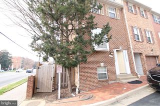 962 S ROLFE ST, Arlington, VA 22204