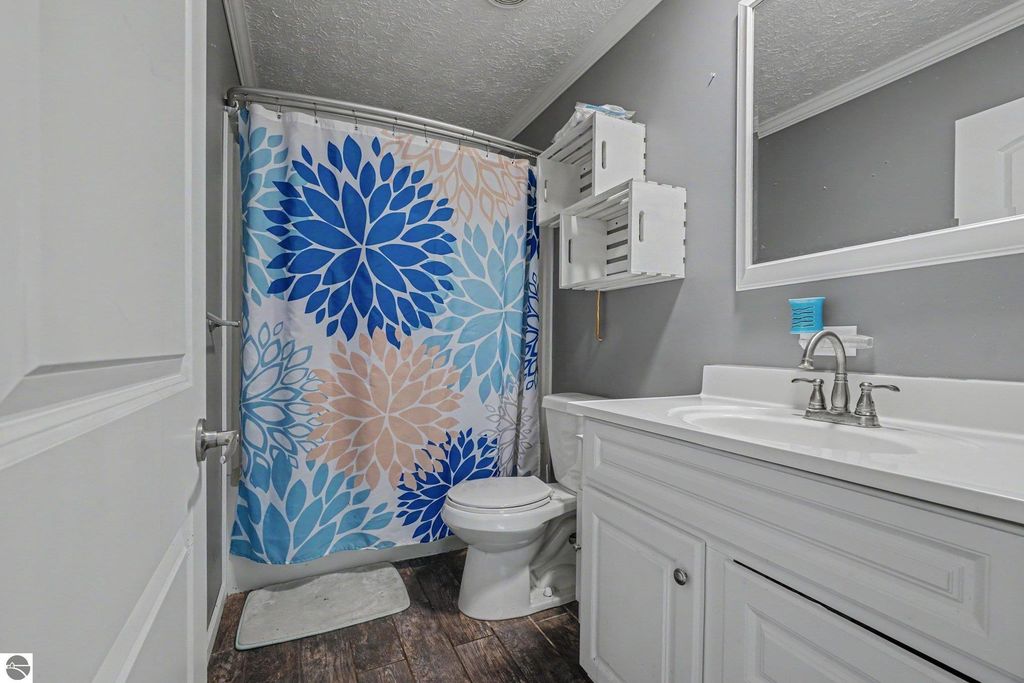 Image 10 of property listing at 1448 E Walton Road, Shepherd, MI 48883