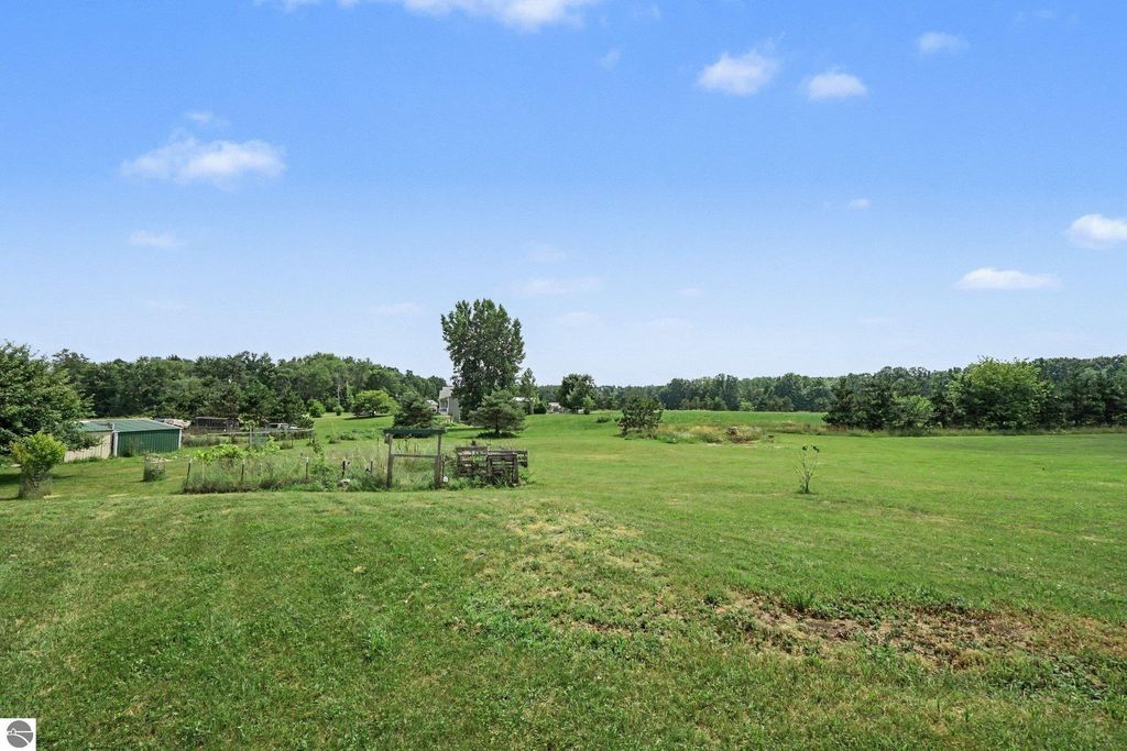 Image 13 of property listing at 1448 E Walton Road, Shepherd, MI 48883