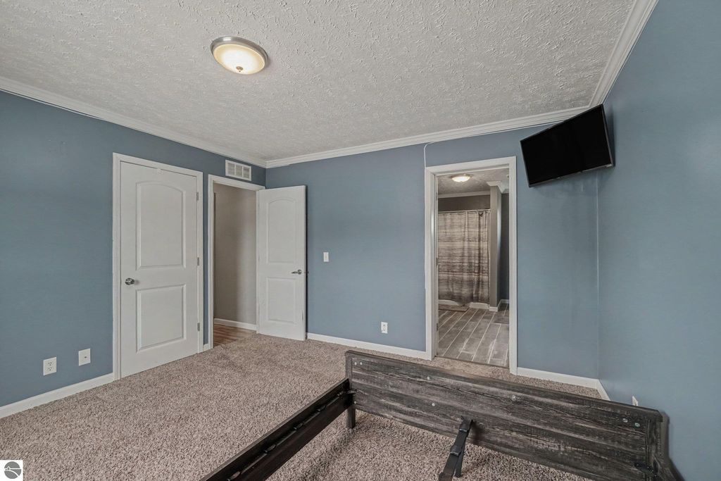 Image 8 of property listing at 1448 E Walton Road, Shepherd, MI 48883